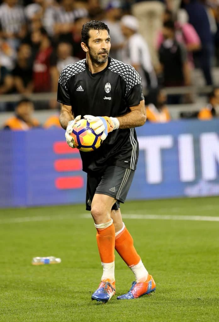 10 Best Goalkeepers of All Time [2024 Updated]